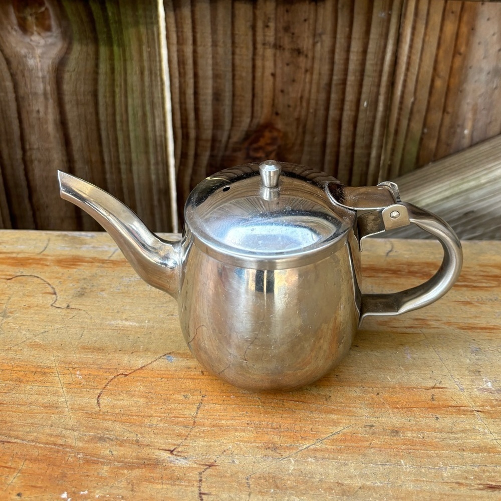 Vollrath Mirror Finish Stainless Steel Restaurant Style Hinged Creamer 10oz